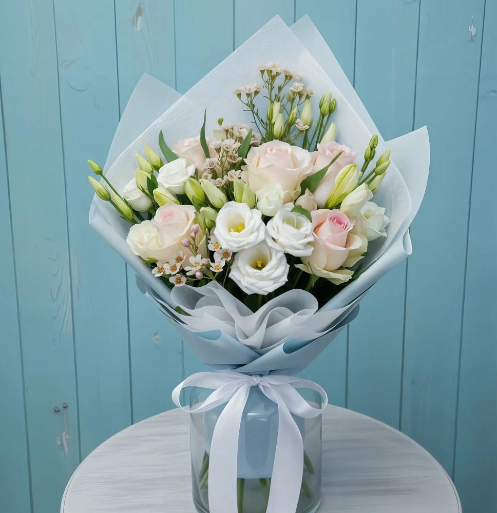 Букет цветов из: Розы и Лизиантусы в Инсаре