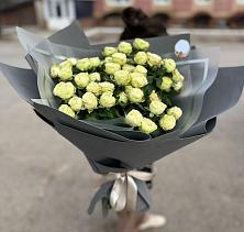 Букет Белые кустовые розы Солинеро в Инсаре