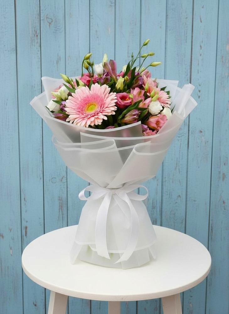 Букет цветов из: Герберы, Альстромерии и Лизиантусы в Инсаре