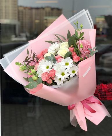 Букет цветов из: Розы, Лизиантусы и Хризантемы в Инсаре